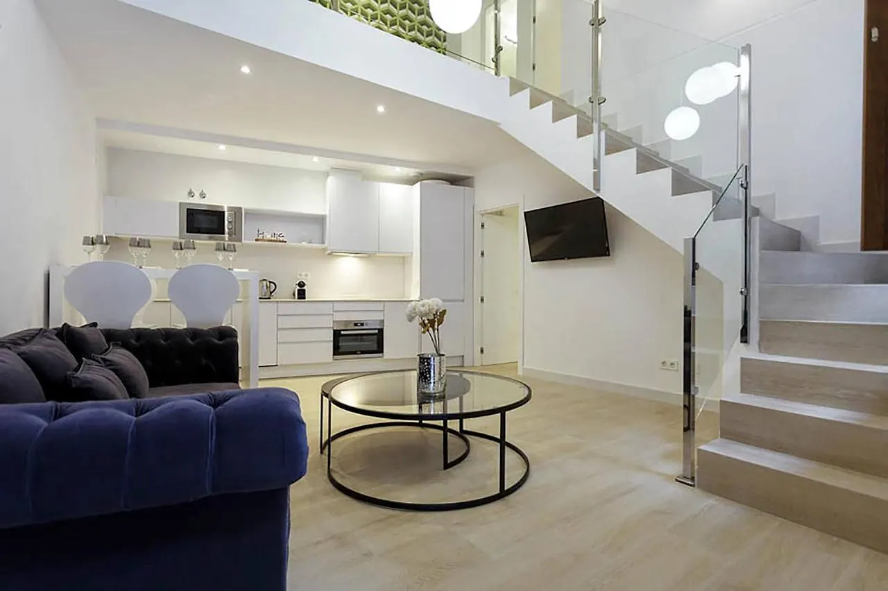 Palacio Del Siglo XVII Frente A Los Jardines De Murillo Sevilla Apartman