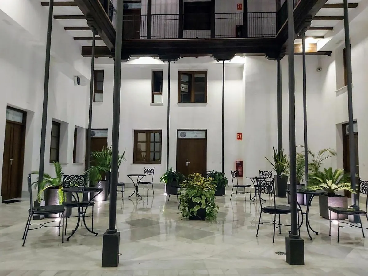 Palacio Del Siglo XVII Frente A Los Jardines De Murillo Sevilla