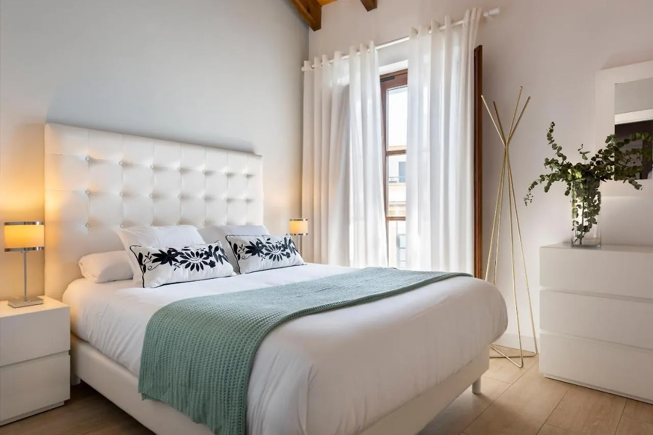 Palacio Del Siglo XVII Frente A Los Jardines De Murillo Sevilla Apartman