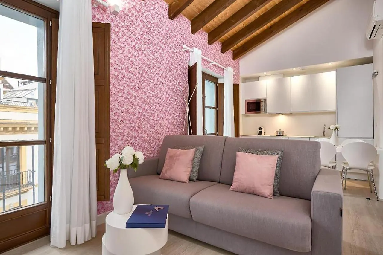 Palacio Del Siglo XVII Frente A Los Jardines De Murillo Sevilla Apartman