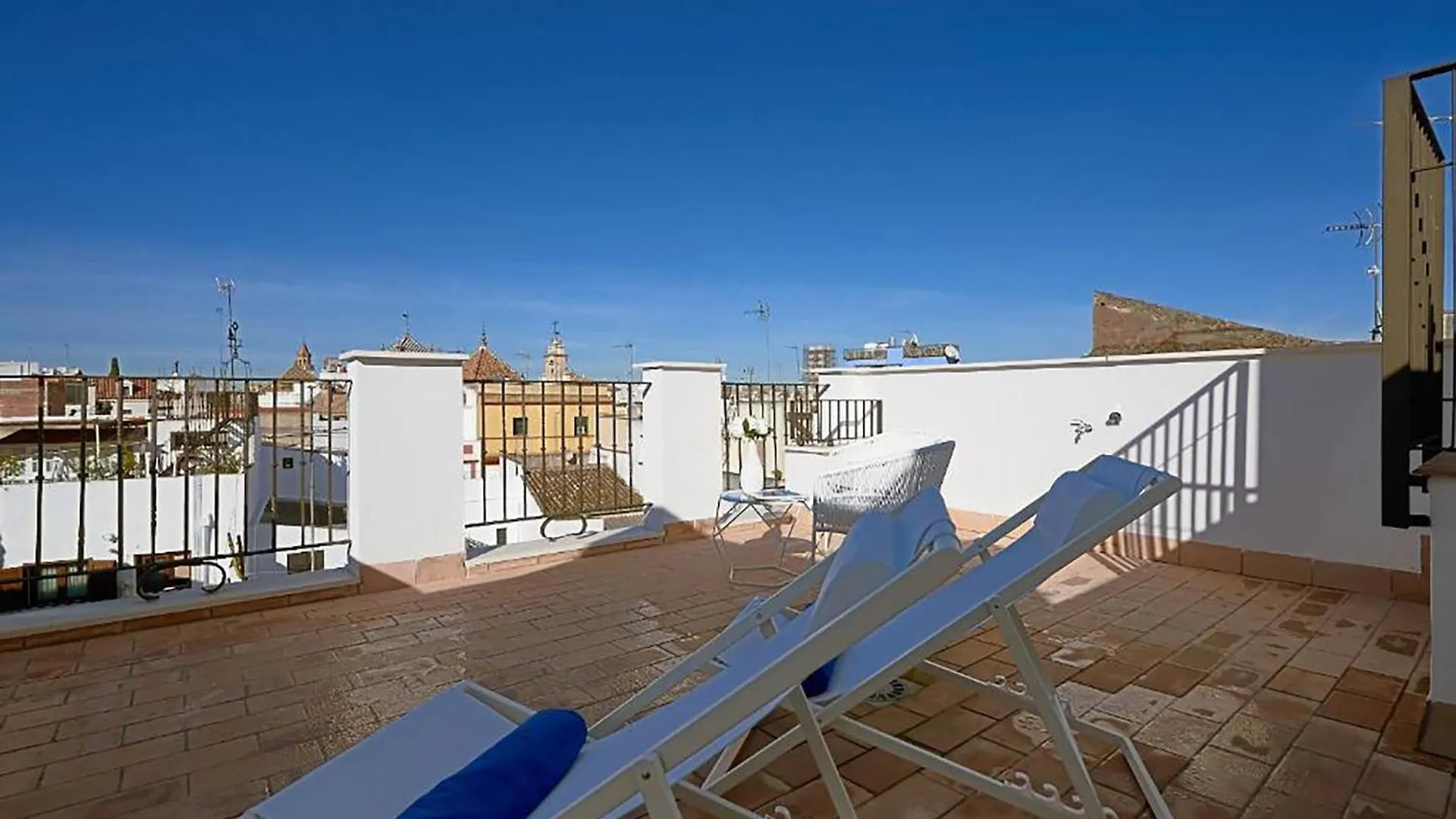 Palacio Del Siglo XVII Frente A Los Jardines De Murillo Sevilla 0*,  Spanyolország