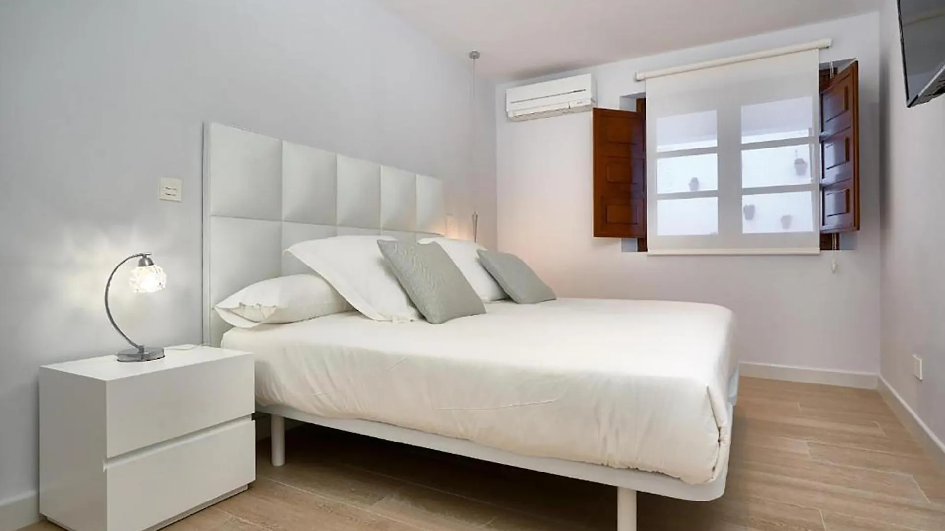 Apartman Palacio Del Siglo XVII Frente A Los Jardines De Murillo Sevilla